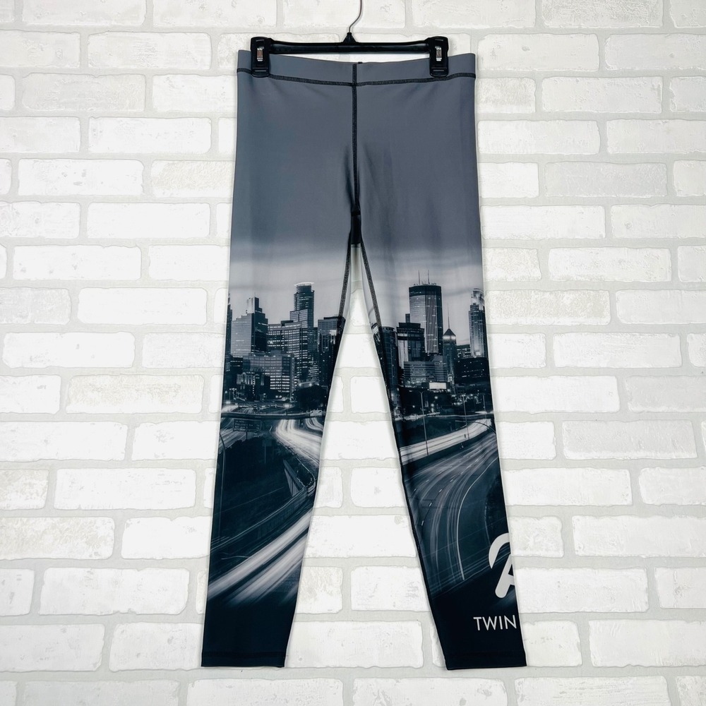 Peloton Twin Cities Skyline Leggings Womens Gray Black Minneapolis Cityscape